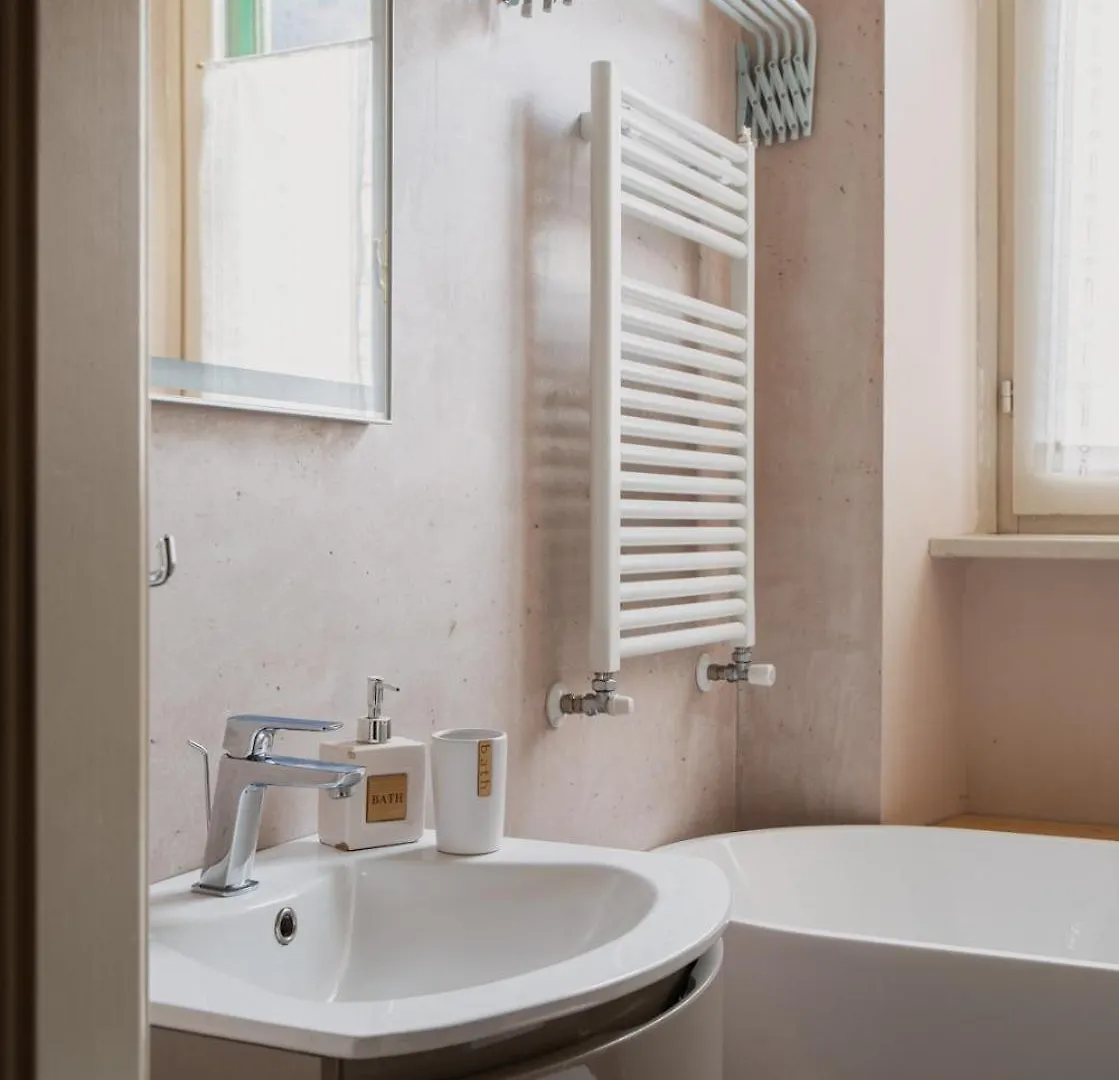 Apartment Bellevue Suite Rosselli Como