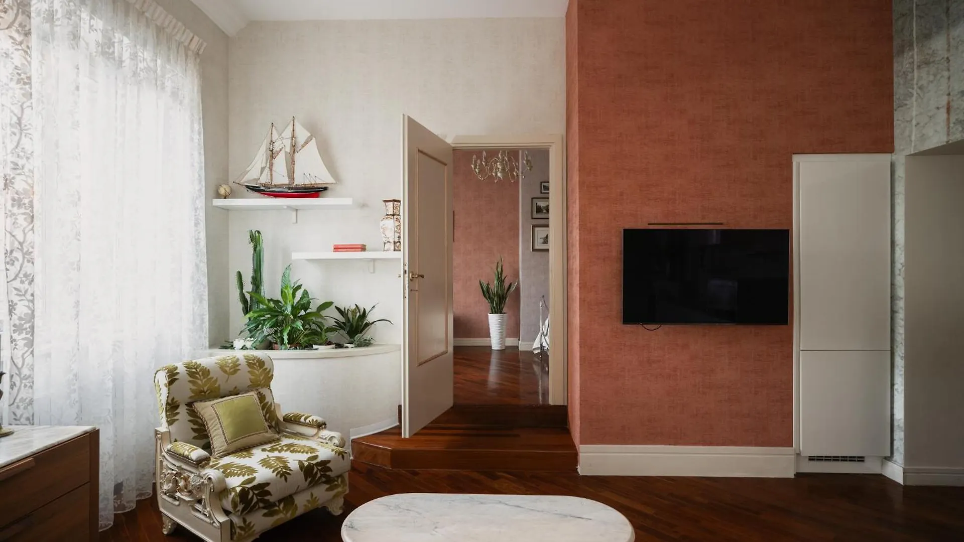 Apartment Bellevue Suite Rosselli Como Italy